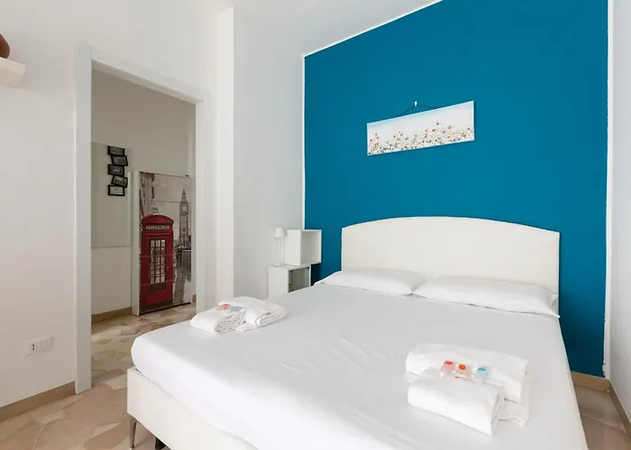 Lorenteggio-piazza Frattini Balcony Apartment Milan
